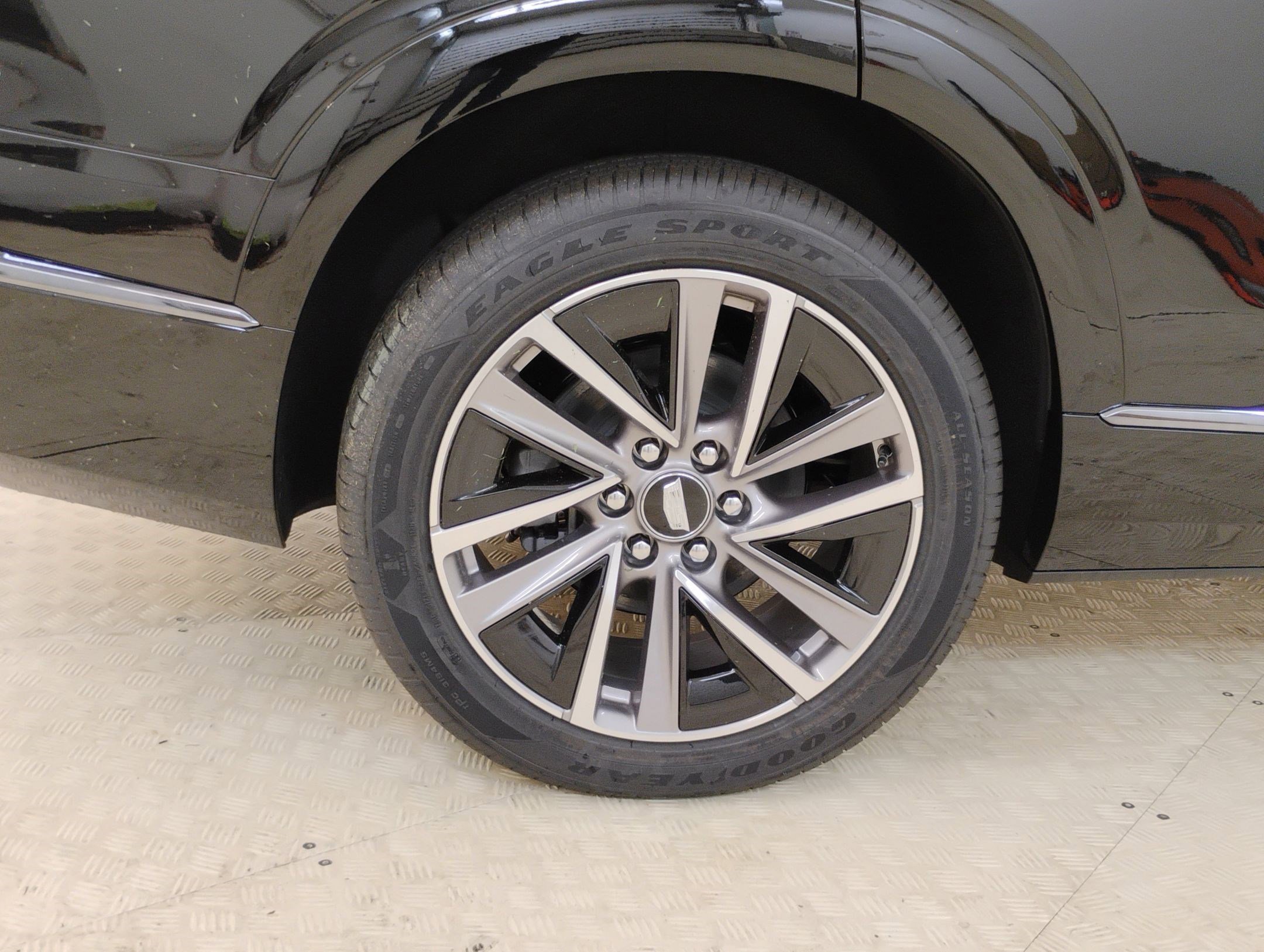 New 2026 Cadillac Vistiq Sport w/ LPO, Floor Liner Package image 12