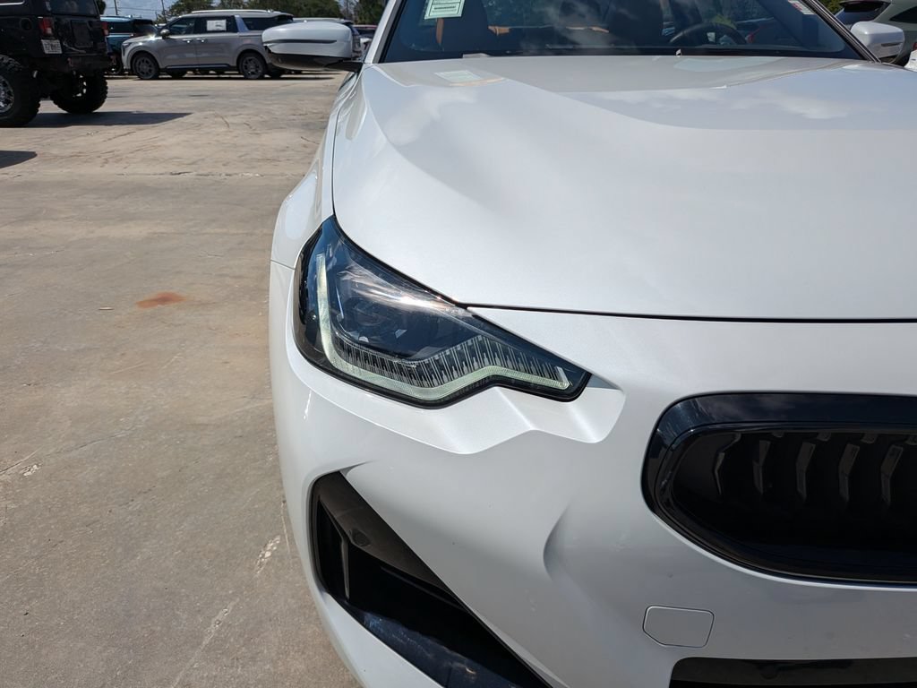 Used 2025 BMW 230i Coupe w/ M Sport Package RWD image 10