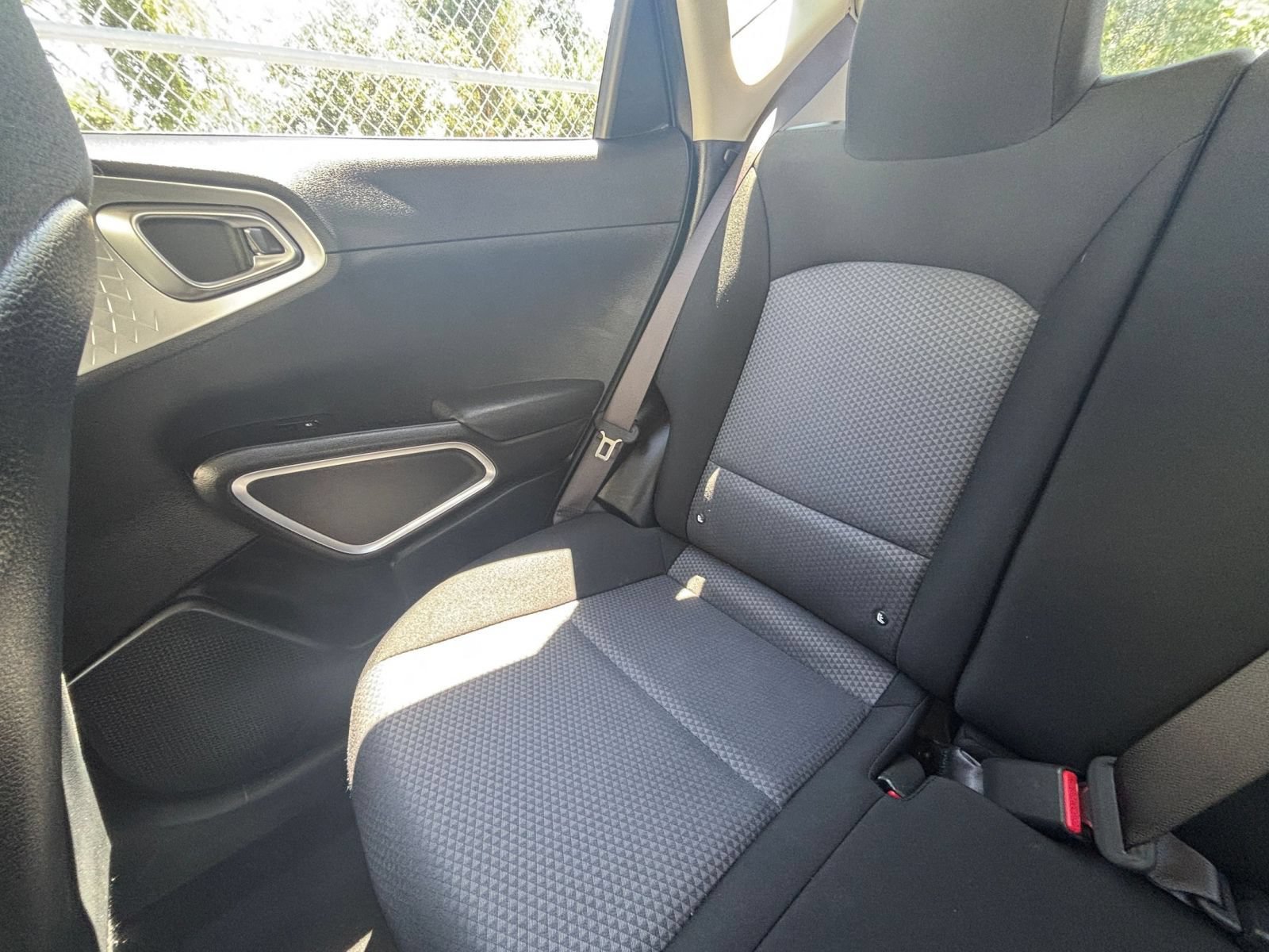 Used 2025 Kia Soul LX w/ LX Technology Package FWD image 35