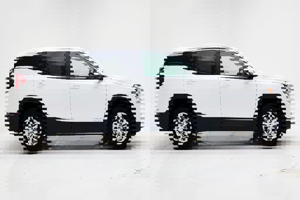 Used 2024 GMC Terrain SLE video 2