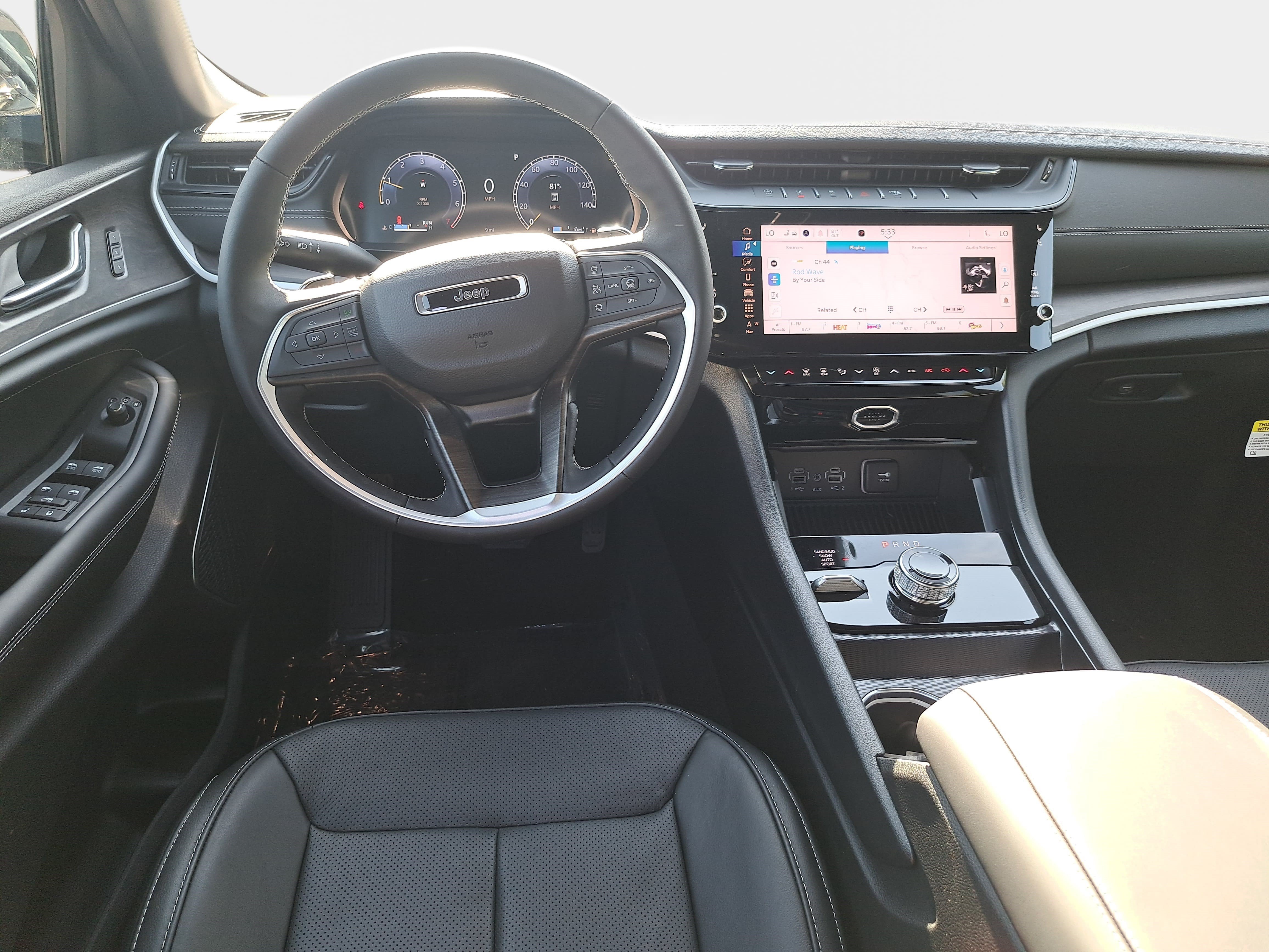 New 2026 Jeep Grand Cherokee Limited AWD/4WD image 16