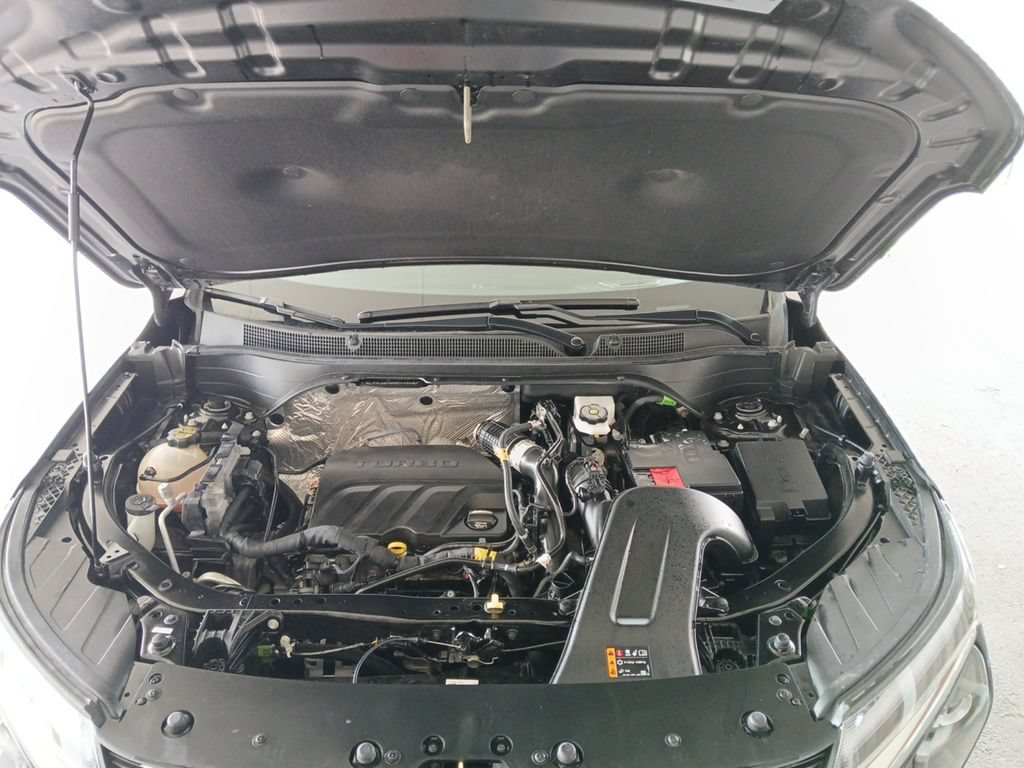 Used 2025 Chevrolet Trax LT FWD image 20