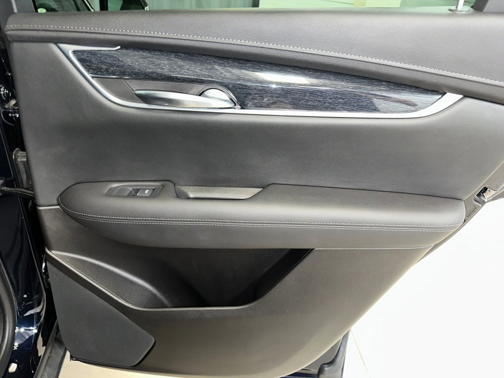 Certified 2022 Cadillac XT5 Premium Luxury w/ Technology Package image 33