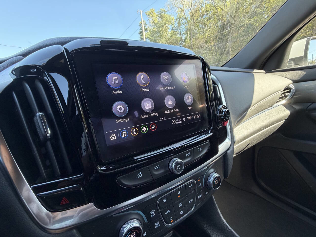 Used 2023 Chevrolet Traverse LT image 10