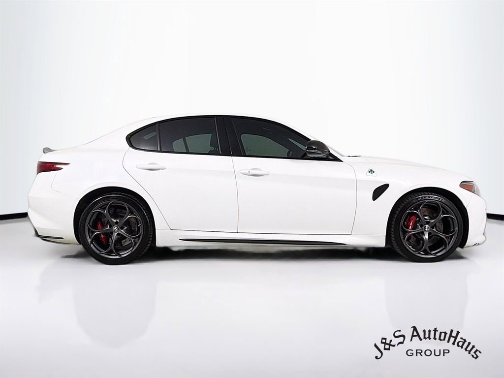 Used 2019 Alfa Romeo Giulia Quadrifoglio w/ Driver Assist Dynamic Package RWD image 8