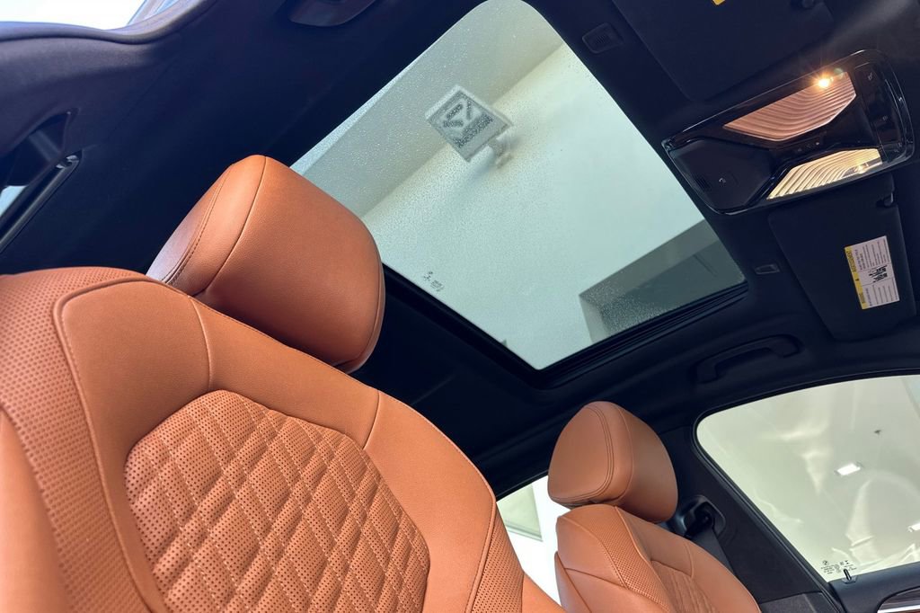 Used 2023 BMW 530e w/ M Sport Package image 17