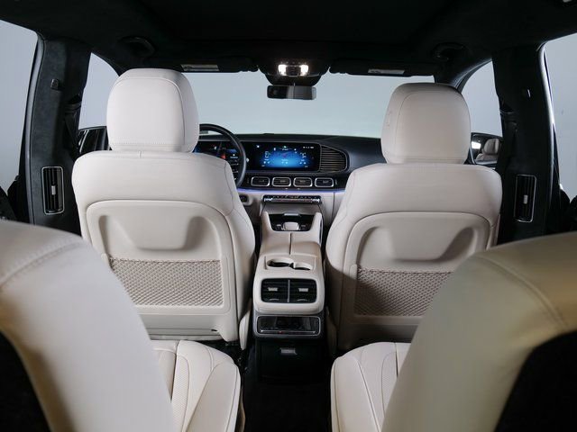 Used 2025 Mercedes-Benz GLS 63 AMG 4MATIC image 25