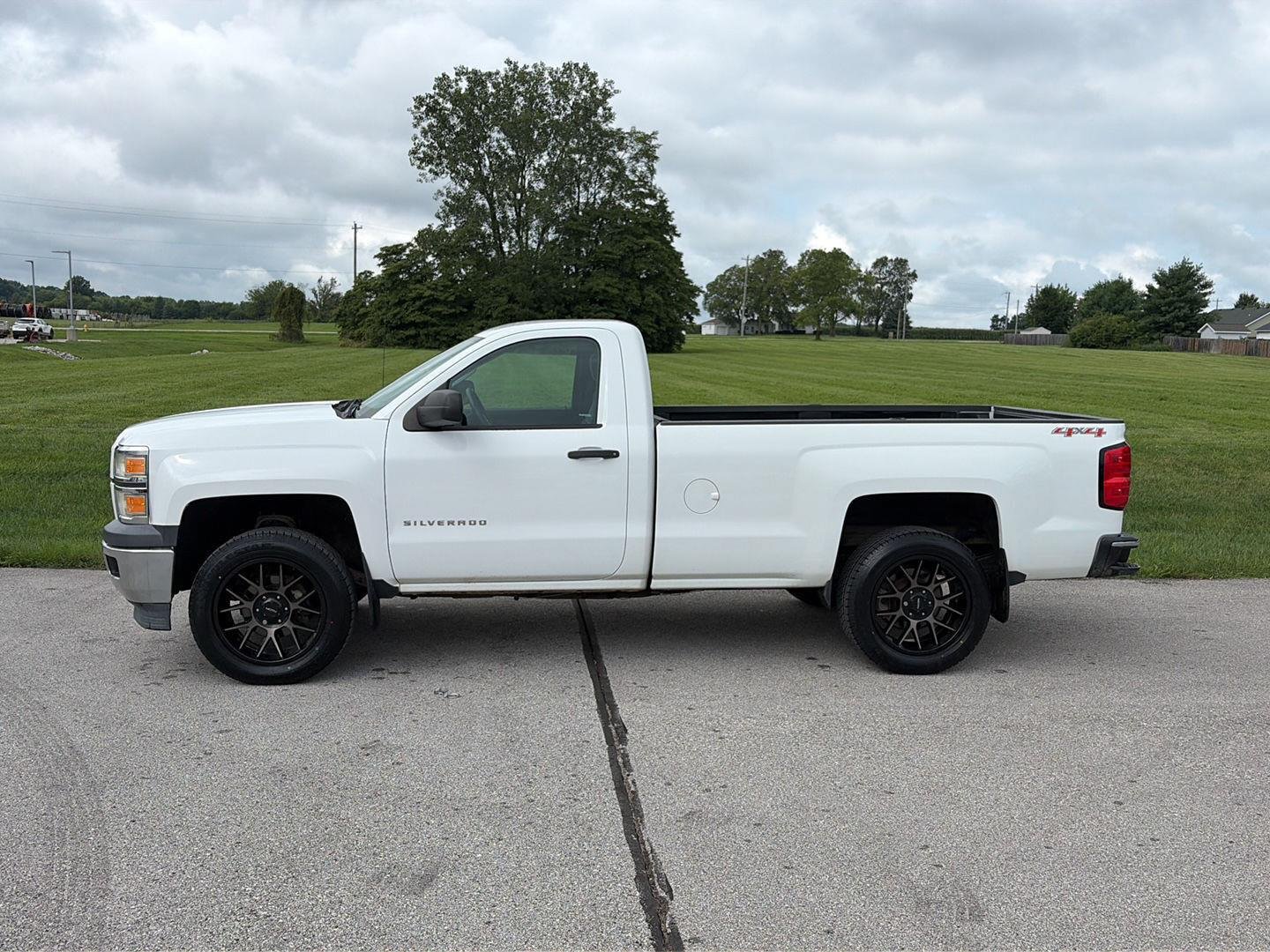 Used 2014 Chevrolet Silverado 1500 W/T w/ Trailering Package AWD/4WD image 2