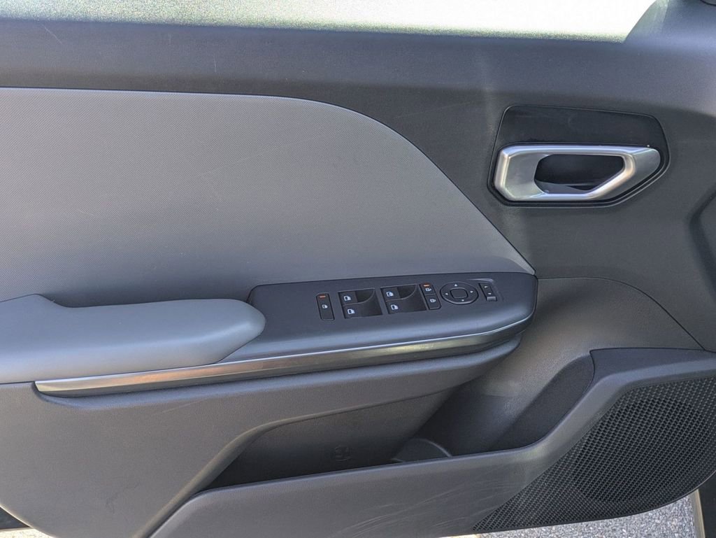 Used 2025 Kia K4 FWD image 11