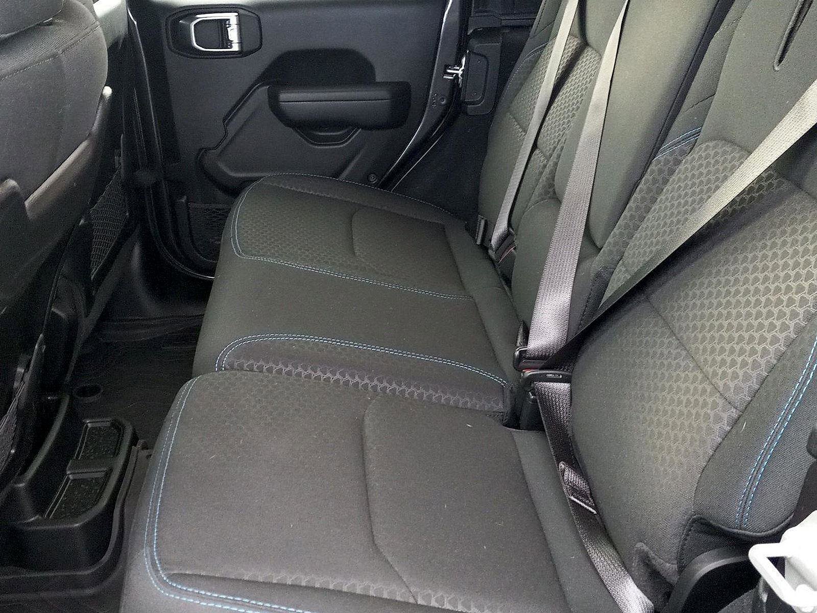 Used 2024 Jeep Wrangler Unlimited Rubicon 4xe image 13