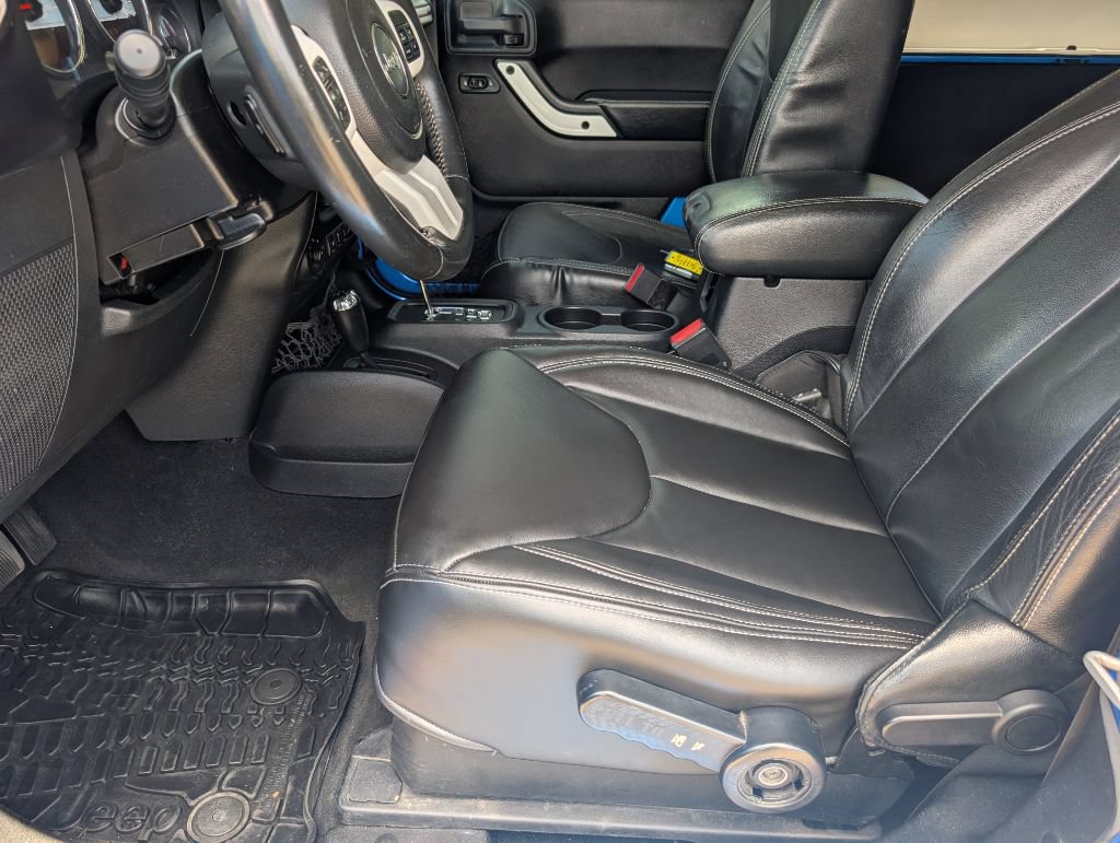 Used 2014 Jeep Wrangler Sahara AWD/4WD image 8