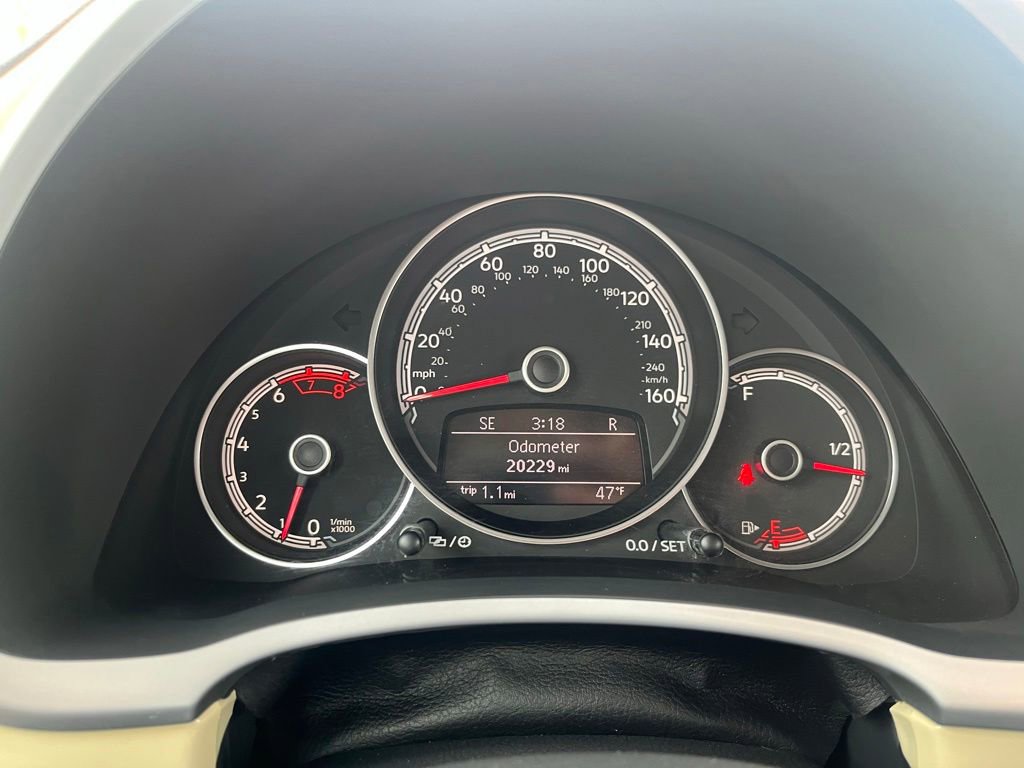 Used 2019 Volkswagen Beetle 2.0T Final Edition SEL FWD image 28