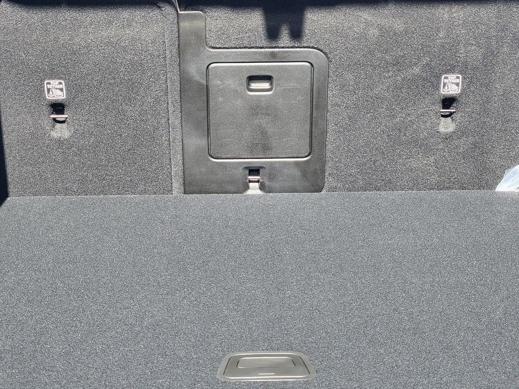 New 2026 Volvo XC60 B5 Plus w/ Protection Package Premier image 20