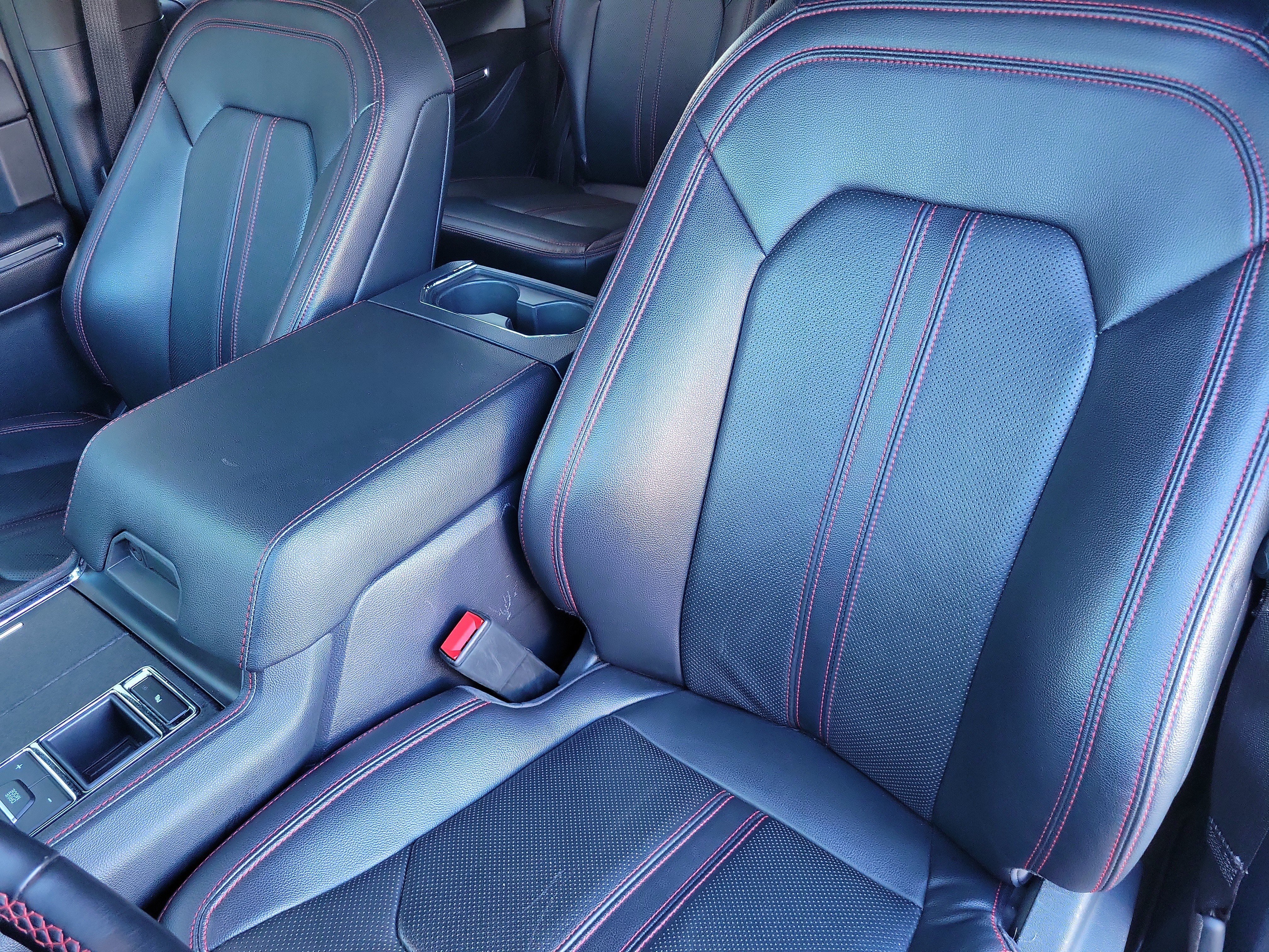 Used 2024 Ford Expedition Limited RWD image 11