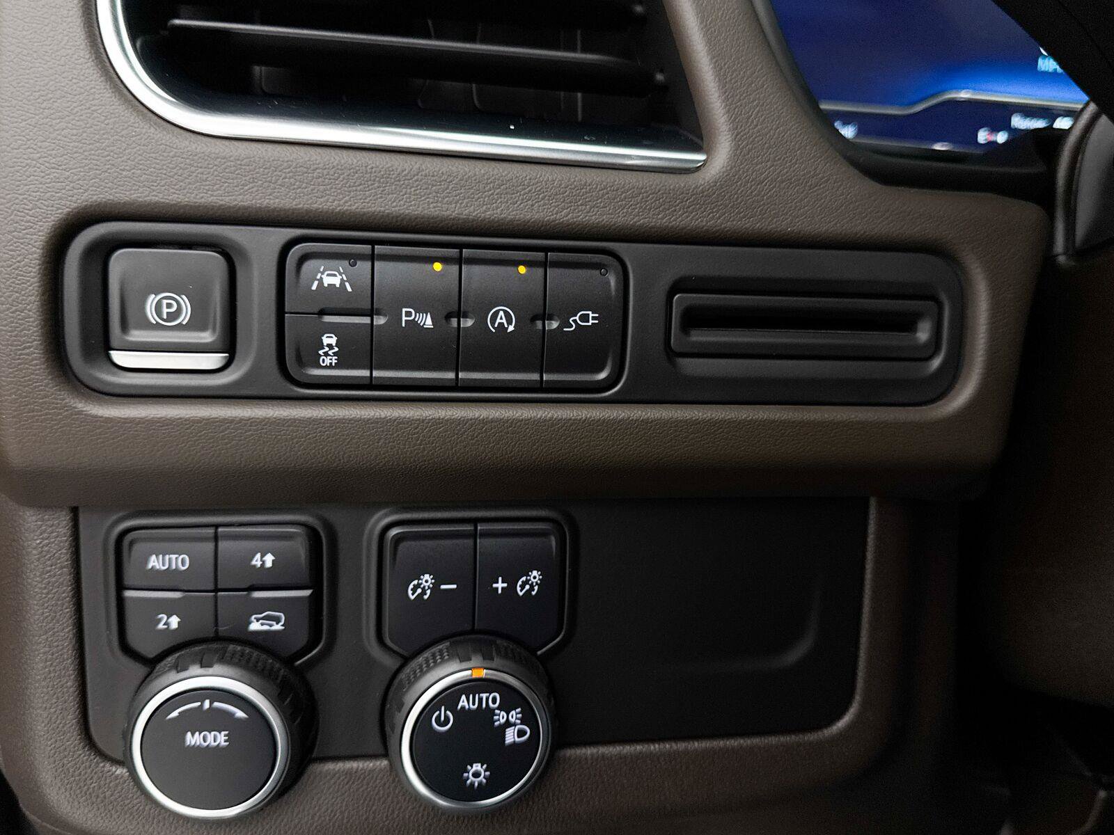 Used 2022 Chevrolet Tahoe LT AWD/4WD image 10