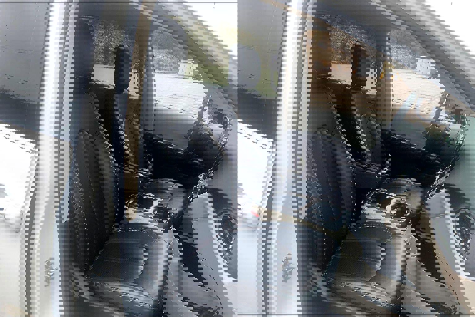 Used 2024 Chrysler Pacifica Touring-L image 7