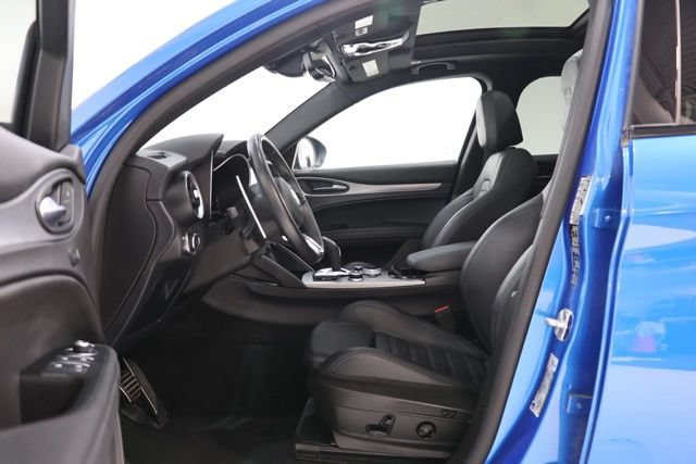 Used 2024 Alfa Romeo Stelvio Veloce AWD/4WD image 16