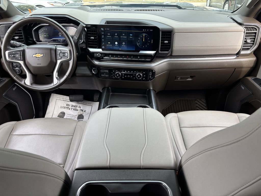 Used 2024 Chevrolet Silverado 2500 LTZ w/ LTZ Convenience Package image 9