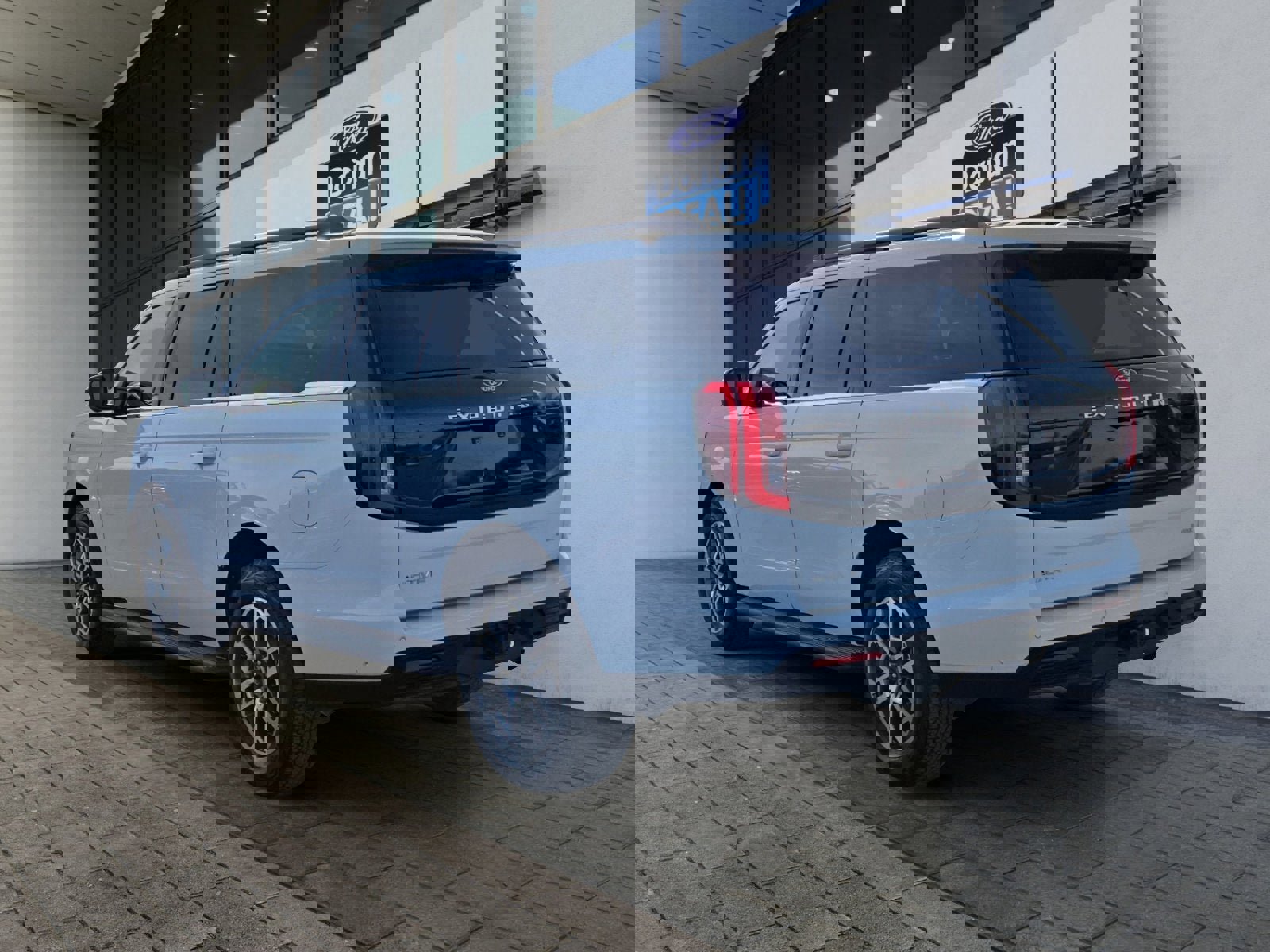 Certified 2025 Ford Expedition Max Active image 5