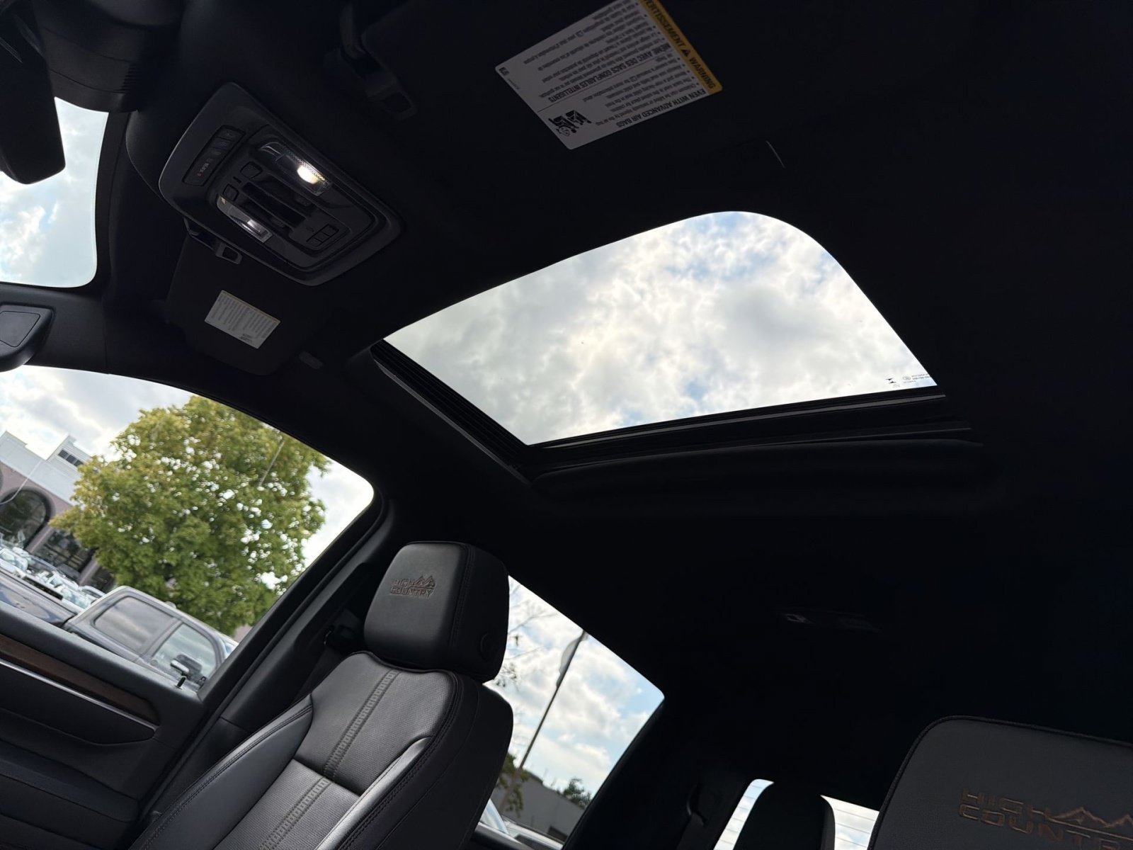 Used 2024 Chevrolet Silverado 2500 High Country w/ High Country Premium Package AWD/4WD image 24