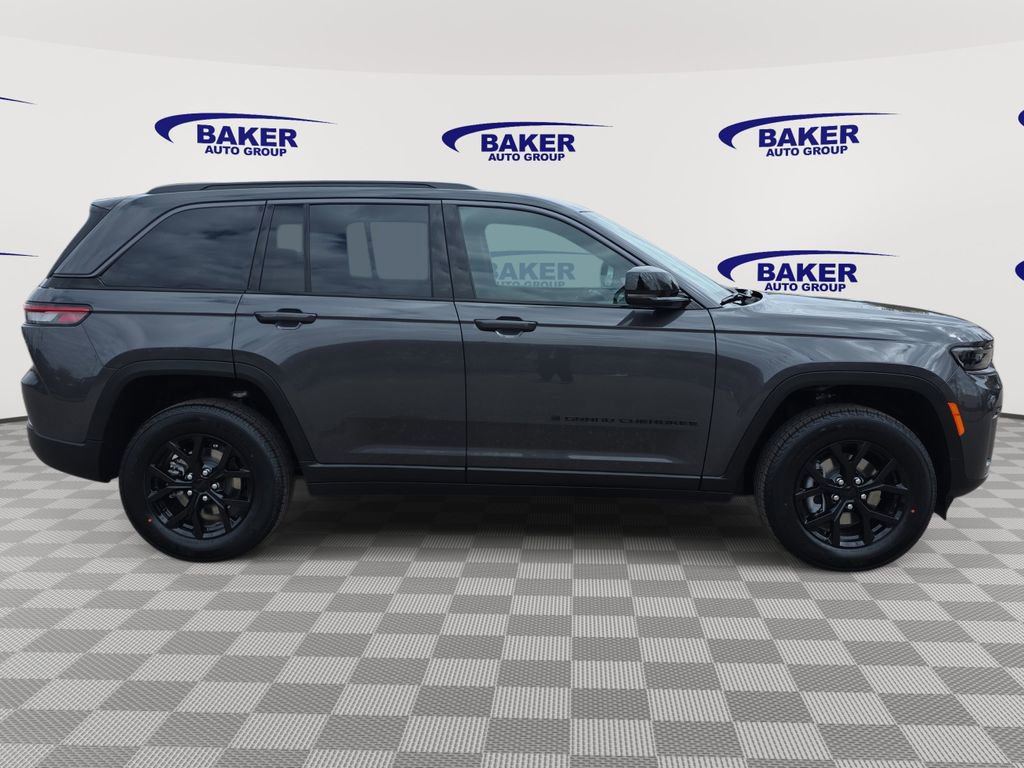 New 2026 Jeep Grand Cherokee Altitude image 2