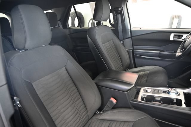 Used 2020 Ford Explorer XLT w/ Comfort Package AWD/4WD image 9
