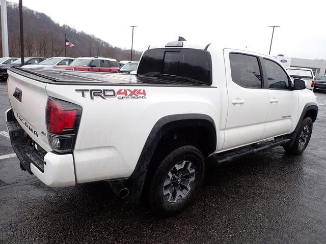 Used 2017 Toyota Tacoma TRD Off-Road w/ Premium & Technology Package image 5