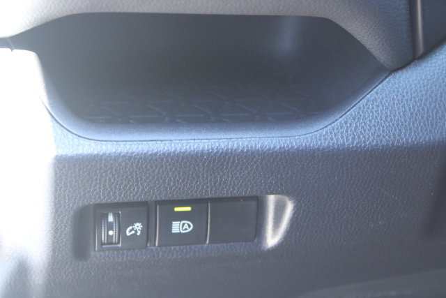 Used 2022 Toyota RAV4 XLE FWD image 12