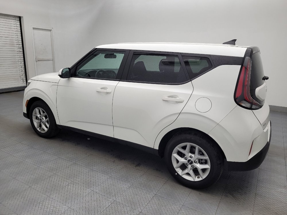 Used 2025 Kia Soul LX image 3