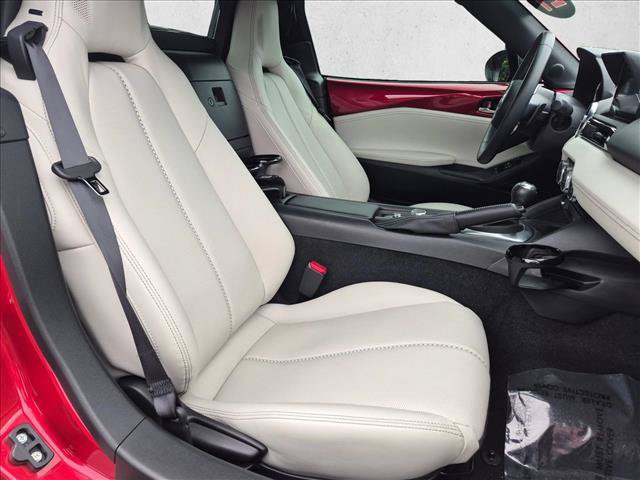 Used 2021 MAZDA MX-5 Miata RF Grand Touring RWD image 17
