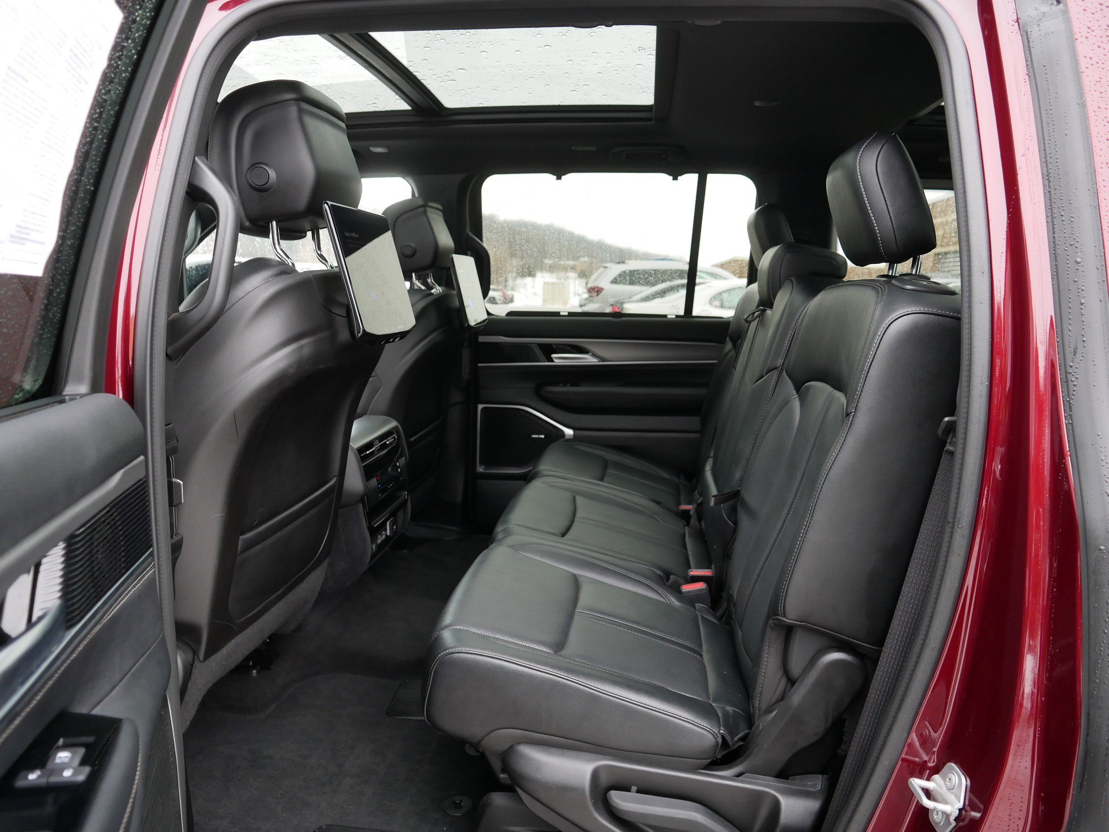 Certified 2024 Jeep Wagoneer Series II w/ Convenience Group I image 34