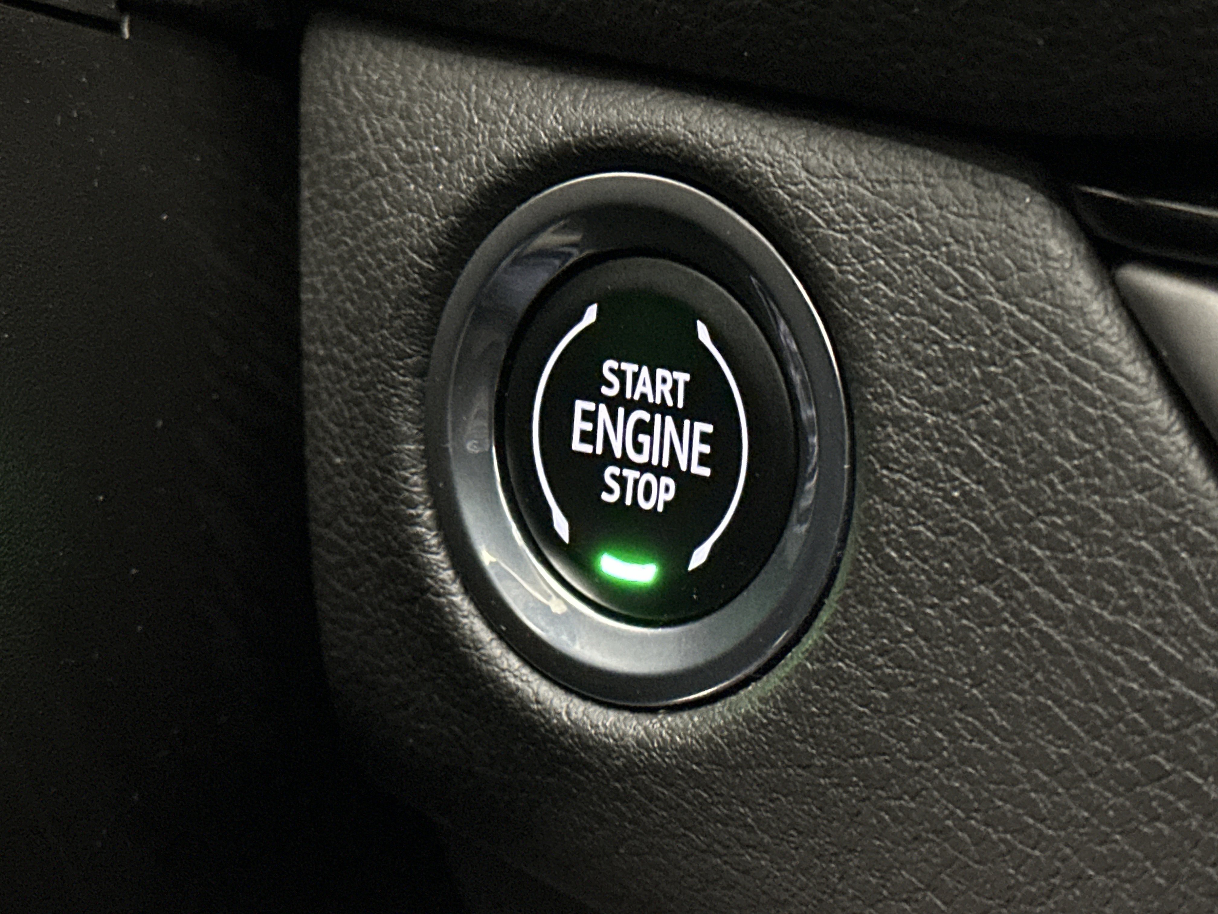 Used 2024 Cadillac XT4 Sport image 33