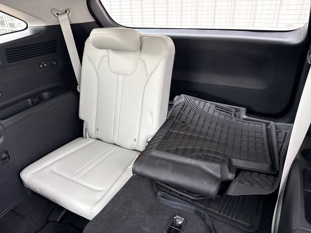 Used 2025 Kia Sorento SX image 7