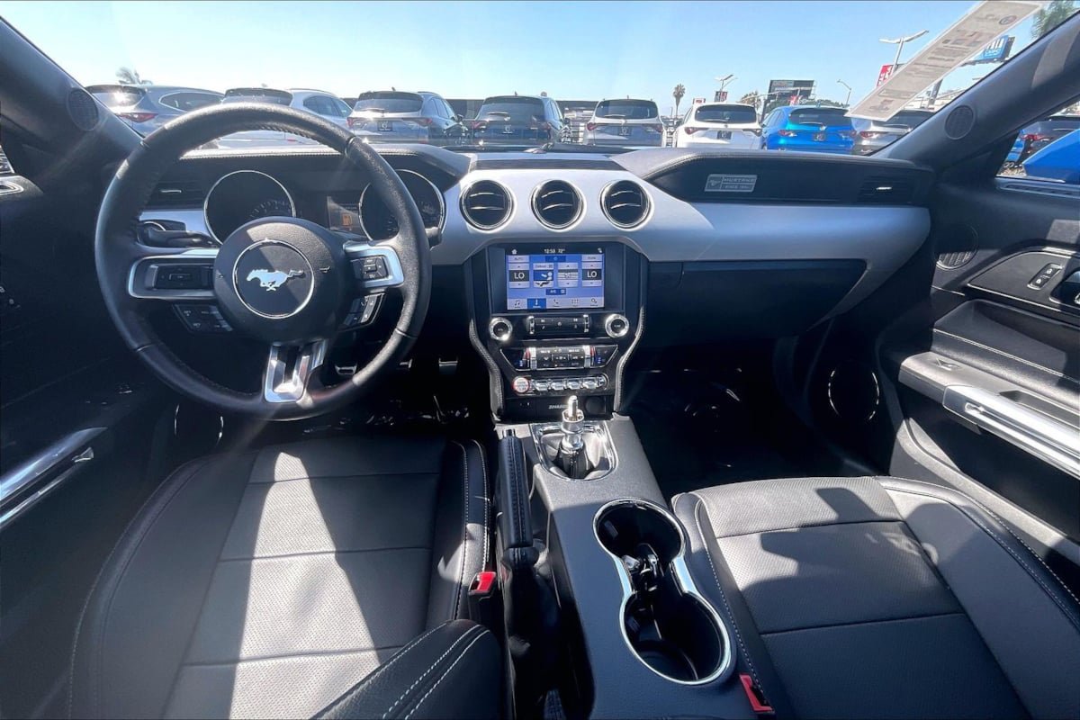 Used 2017 Ford Mustang GT Premium w/ Equipment Group 401A RWD image 13