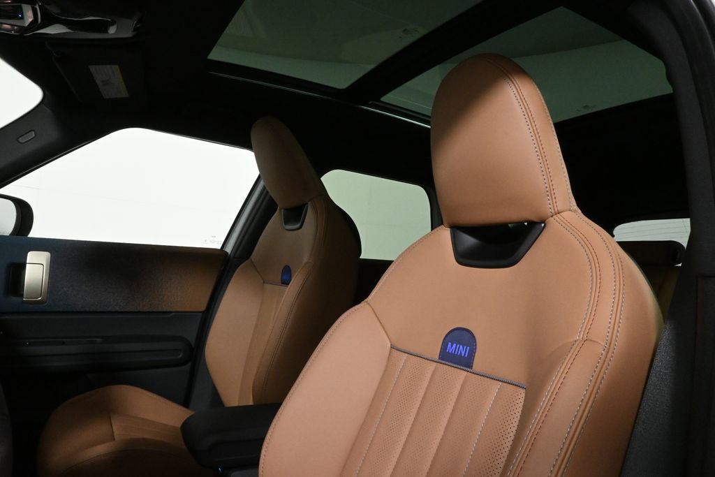 Used 2025 MINI Cooper Countryman S w/ Comfort Package Max image 16