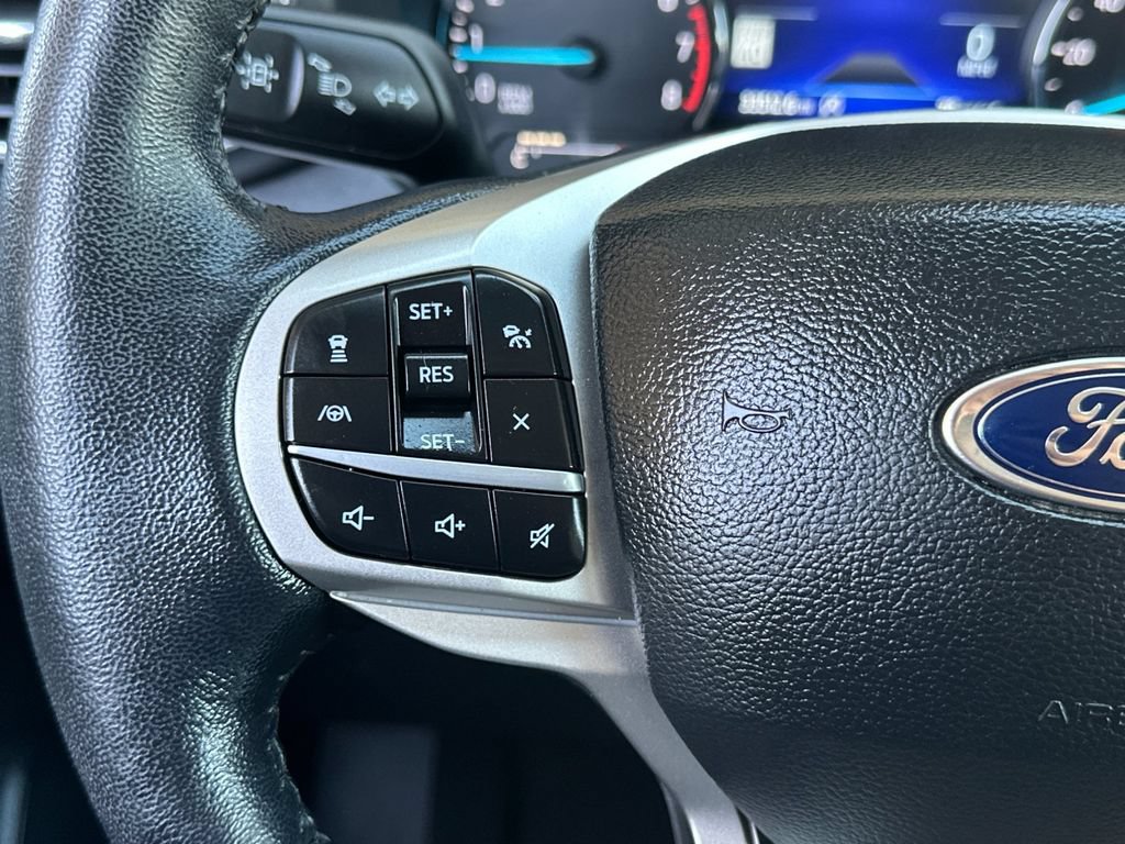 Used 2022 Ford Explorer XLT w/ Equipment Group 202A AWD/4WD image 29