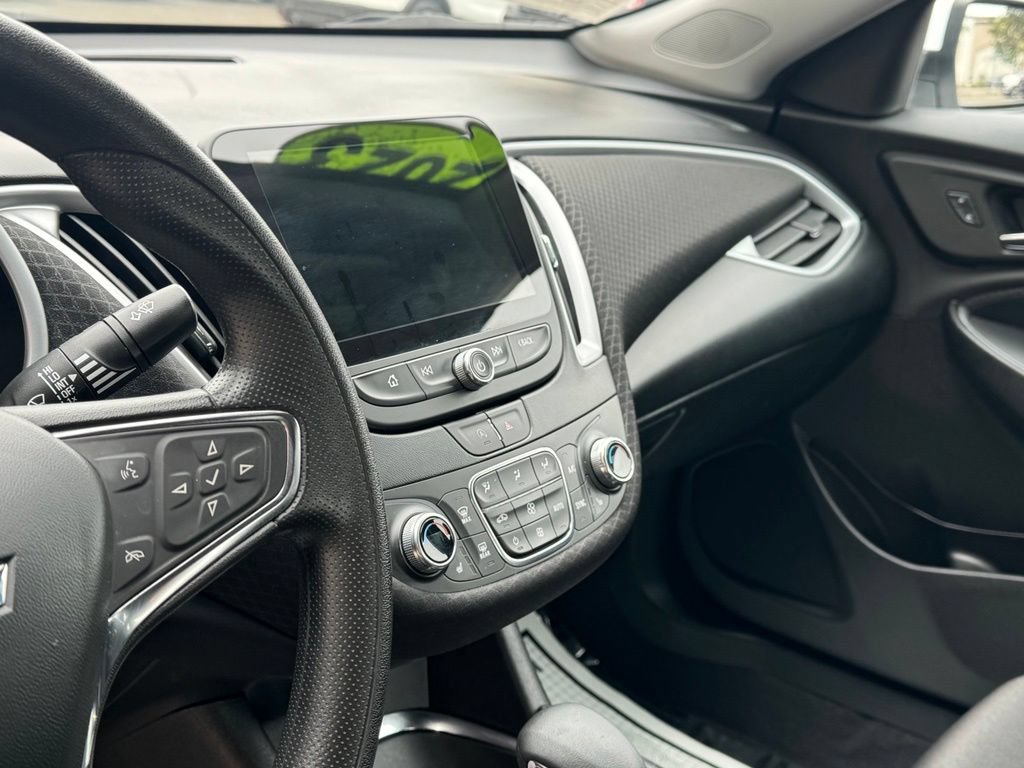 Used 2023 Chevrolet Malibu LT FWD image 15