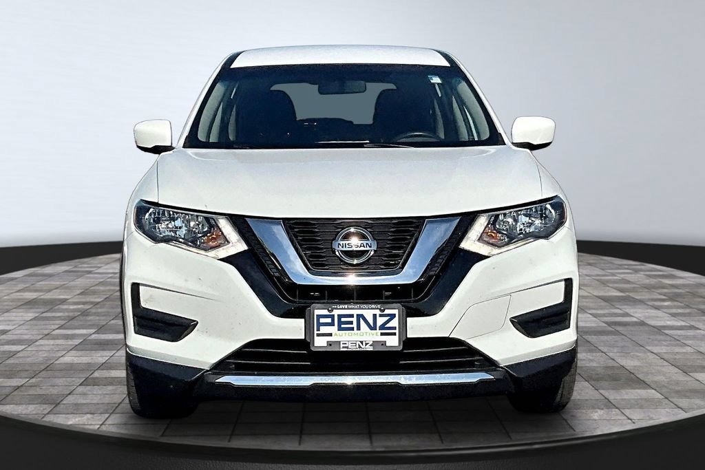 Used 2017 Nissan Rogue S AWD/4WD image 2