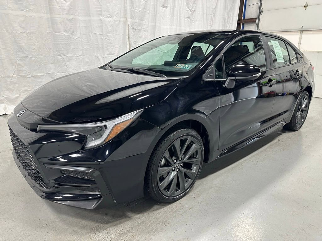 Used 2026 Toyota Corolla SE FWD image 3