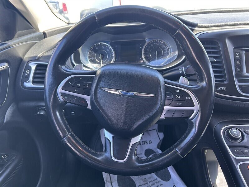 Used 2015 Chrysler 200 Limited w/ Convenience Group FWD image 30