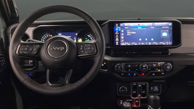 Used 2024 Jeep Wrangler Unlimited image 11