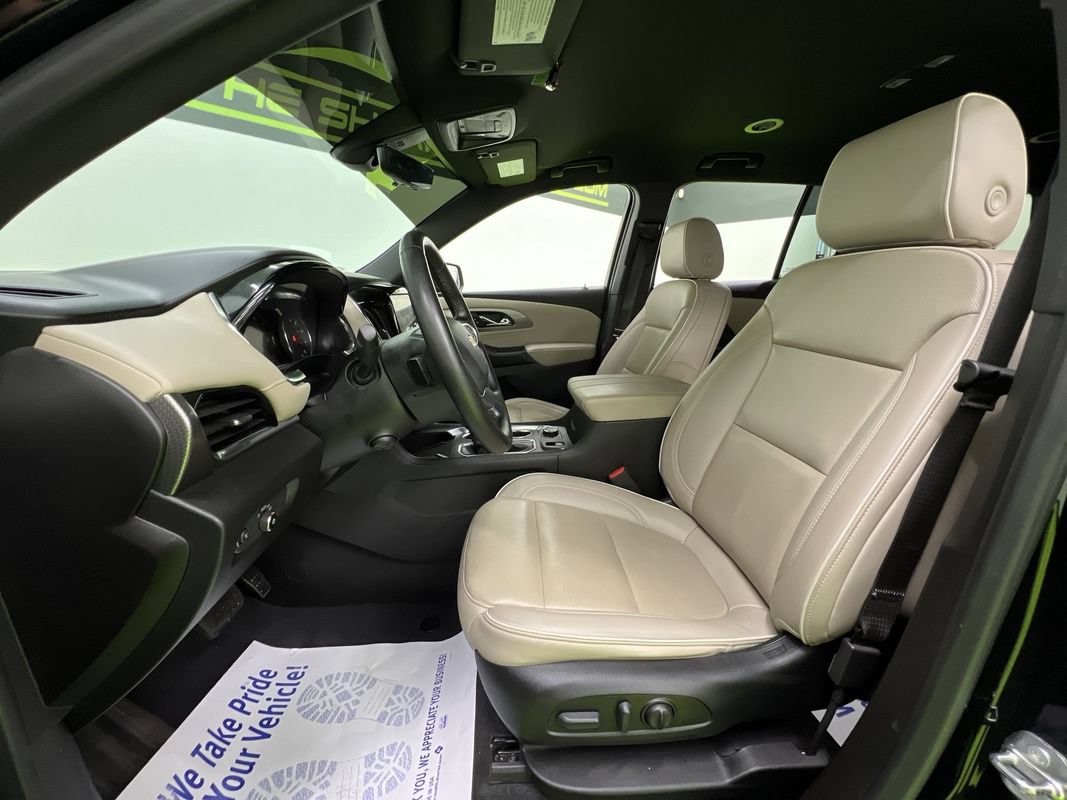 Used 2023 Chevrolet Traverse Premier w/ LPO, 'HIT The Road' Package FWD image 17