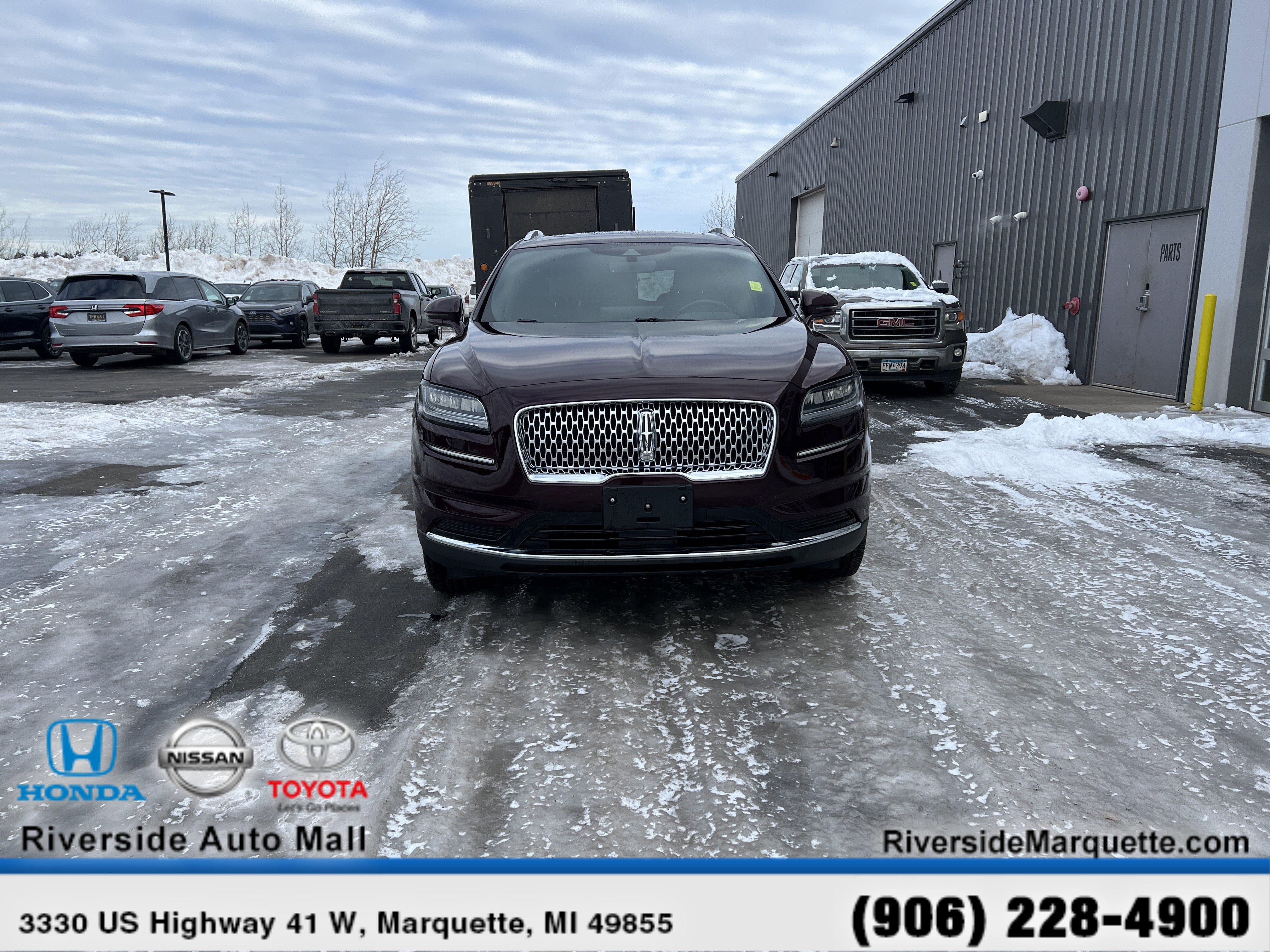 Used 2023 Lincoln Nautilus Reserve w/ Luxury Package image 2