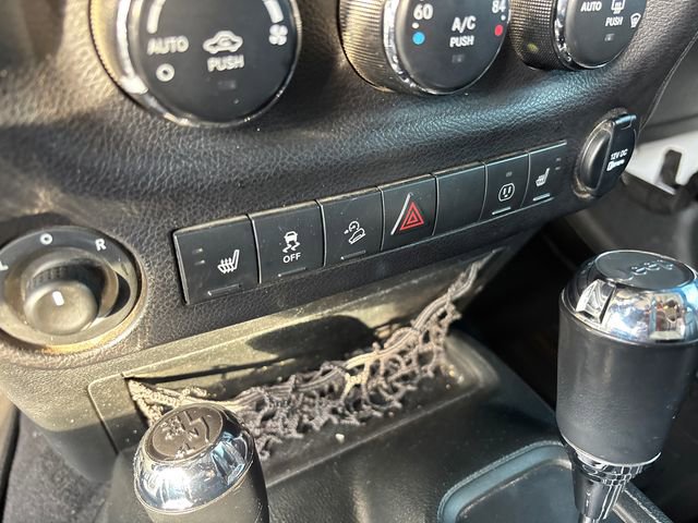 Used 2018 Jeep Wrangler Unlimited Sahara w/ Connectivity Group image 23