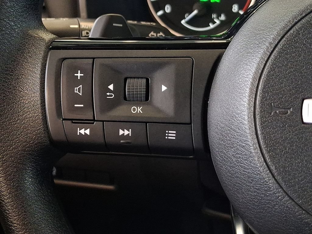 Used 2023 Nissan Rogue SV AWD/4WD image 20