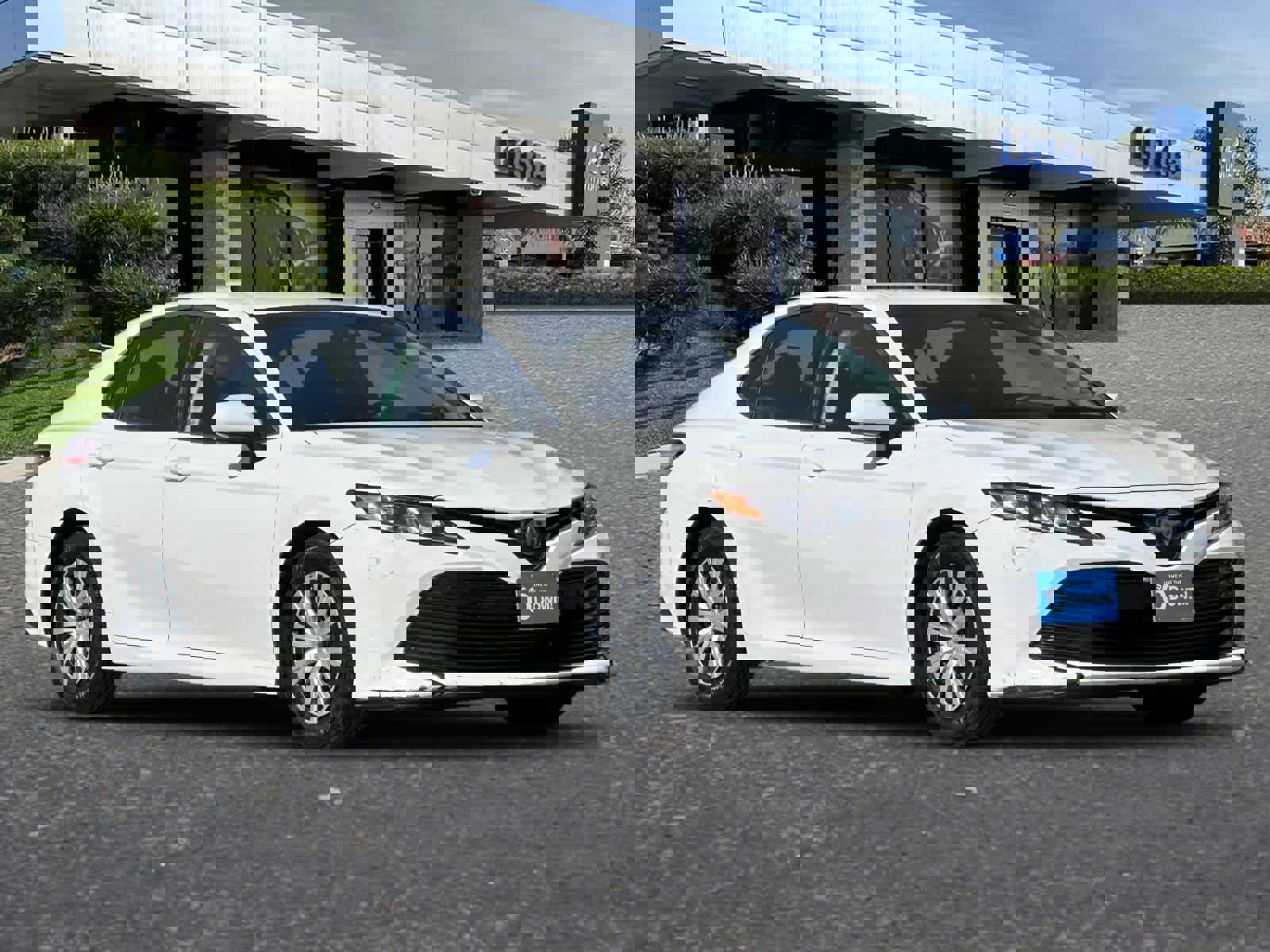 Used 2018 Toyota Camry LE image 10