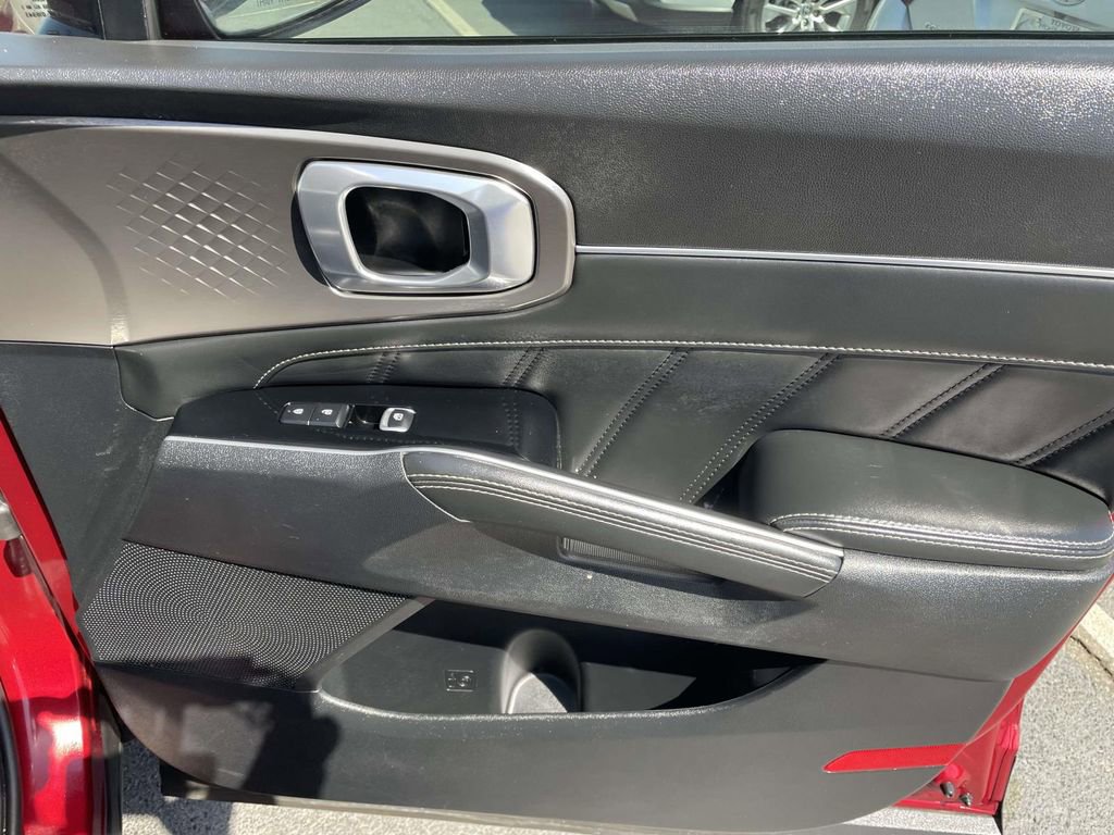 Used 2022 Kia Sorento SX image 46