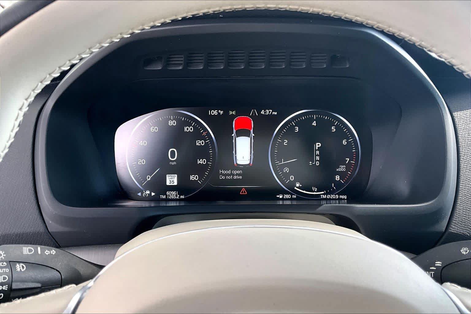 Used 2021 Volvo XC90 T5 Momentum w/ Protection Package Premier FWD image 26