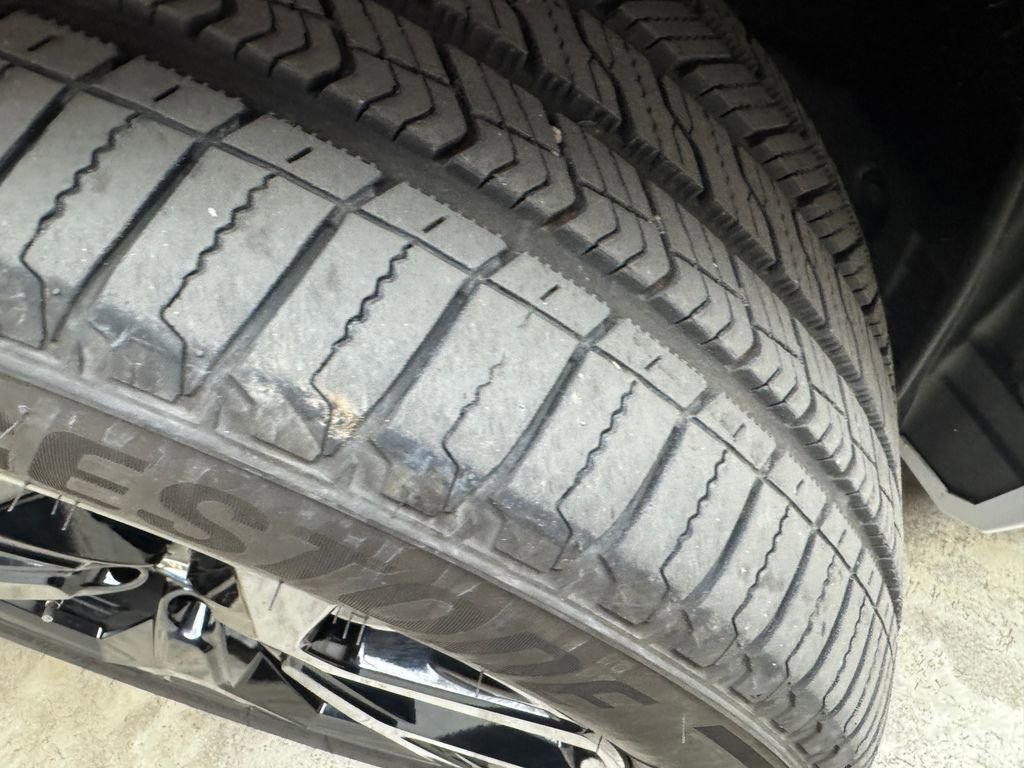 Certified 2024 BMW X7 xDrive40i w/ Climate Comfort Package image 33