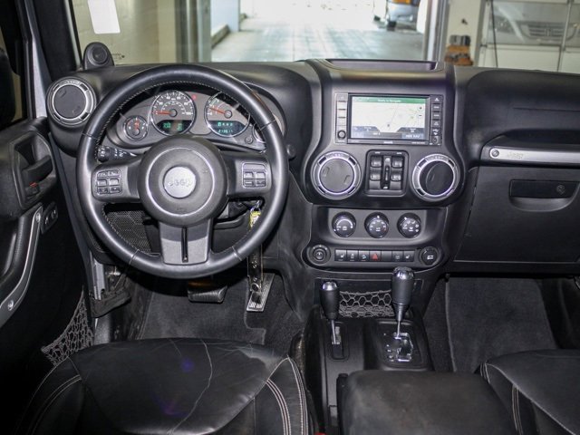 Used 2013 Jeep Wrangler Unlimited Sahara w/ Connectivity Group image 10